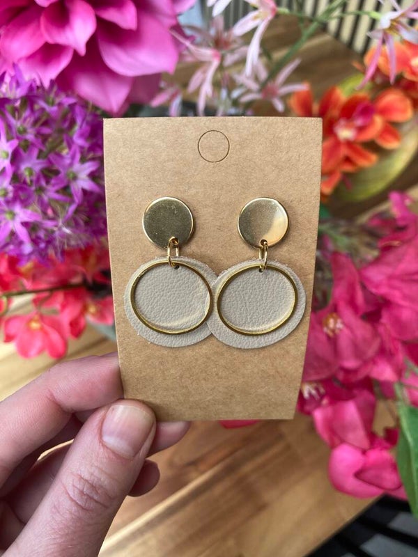 Leren oorbellen taupe/goud