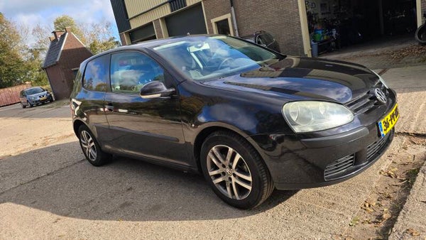 Volkswagen Golf 1.6 16V FSI 2005 Zwart Lees tekst!! (Motorstoring)