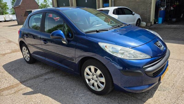 Peugeot 207 1.4i 2008 5 deurs Airco Word geleverd met nwe APK! Trekhaak