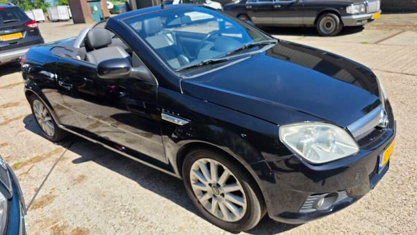 Opel Tigra Twintop 1.8i 2005 Airco Wordt geleverd met nieuwe APK
