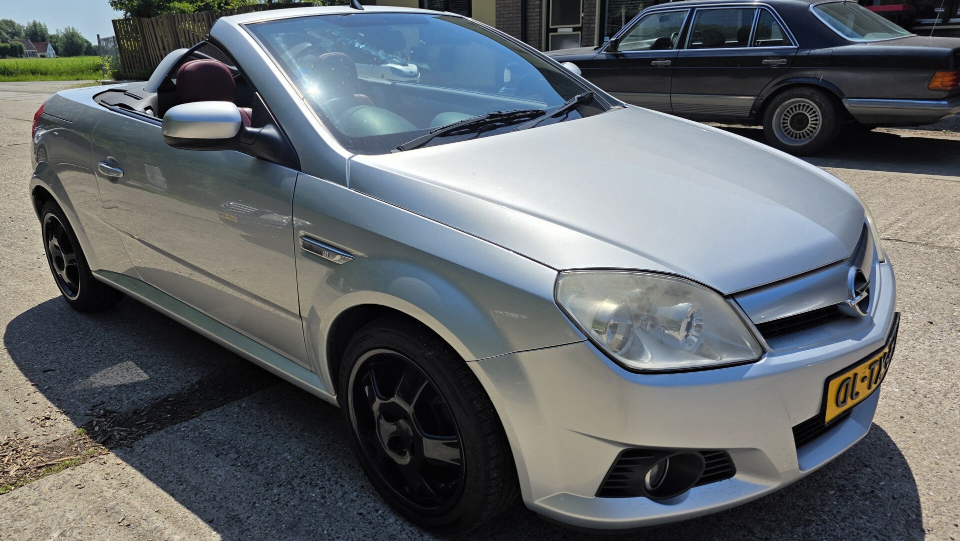 Opel Tigra Twintop 1.4i Twinport 2007 rood leder interieur sportwielen Nieuwe APK!!!
