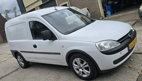 Opel Combo VAN 1.7DTL 2003 Zgan banden Wordt geleverd met nieuwe Apk!!!