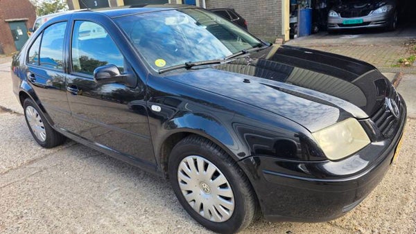 VW Bora 1.6i 16V 105 PK 2003 Climate control CV Cruise Control APK 6 mei 2027