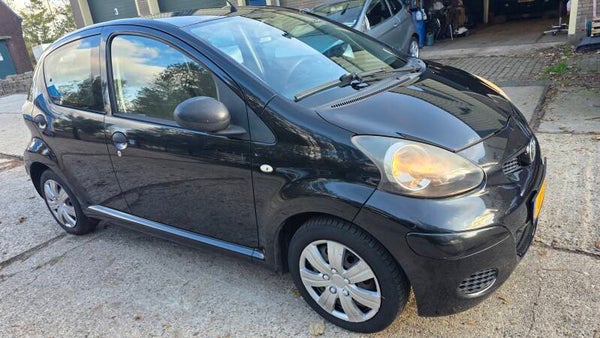 Toyota Aygo 1.0 2009 Stuurbekrachtiging 2e Eig. Boekjes Wordt geleverd met nwe APK!