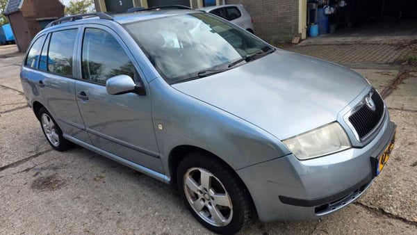 SKODA FABIA 1.4i 2004 237081 Km Nap Airco sportvelgen APK 5 november 2026