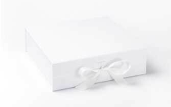 Witte Luxe Giftbox met satijnen lint