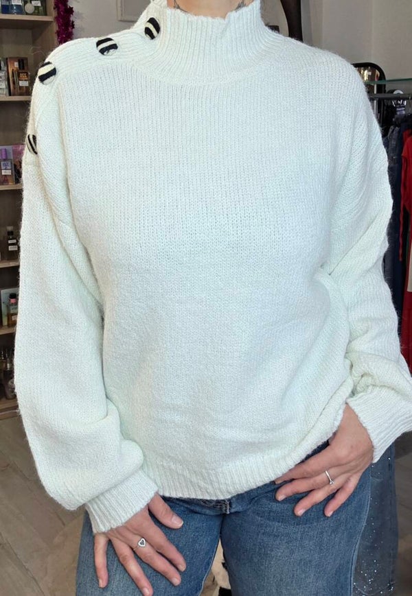 Pull blanc à bouton ' Mya '