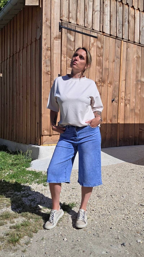 Bermuda en jean coupe large confortable - effet tendance et stretch