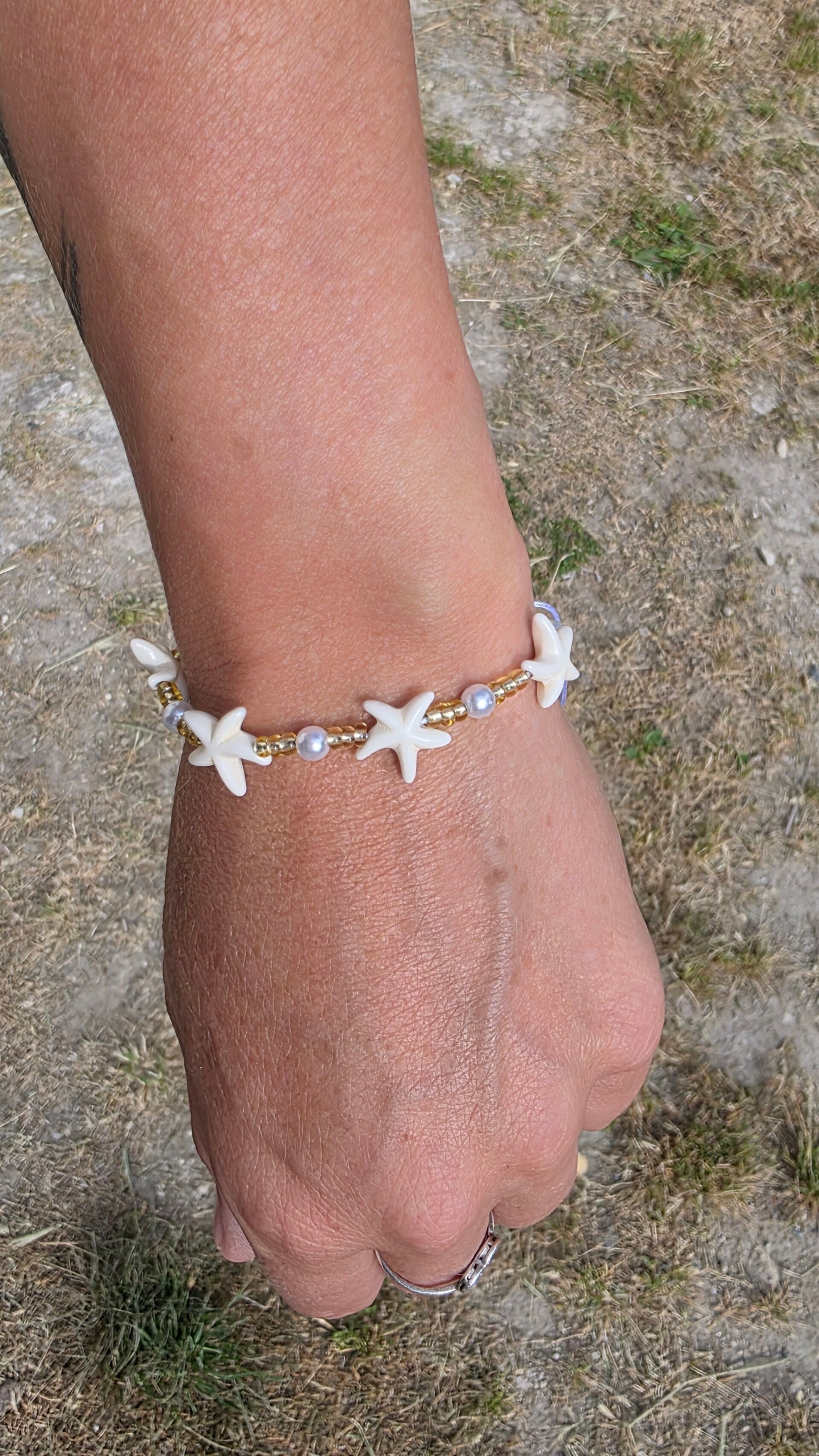 Petit bracelet fantaisie étoile de mer – bijou tendance et estival