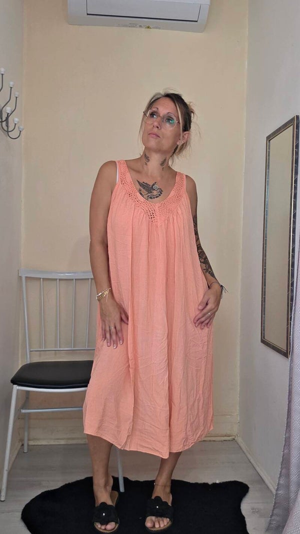 Robe longue fluide – Robe bohème à bretelles avec détail crochet