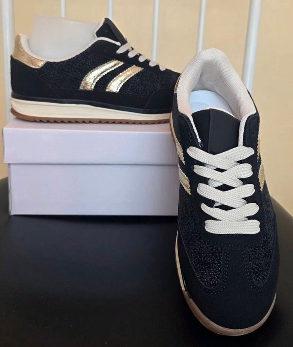 Baskets femme noires avec détails dorés