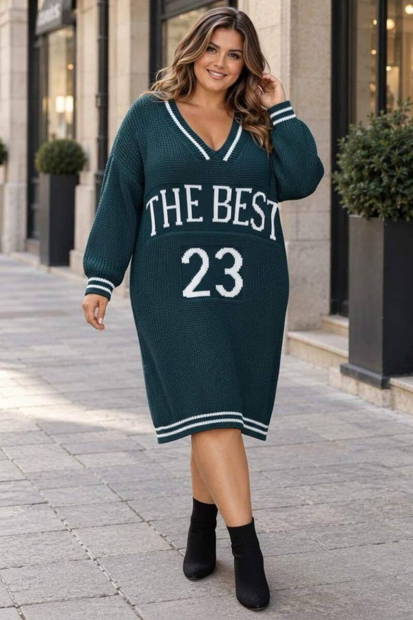 Robe pull en maille style universitaire