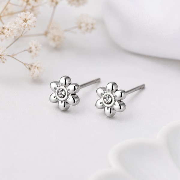 Mini Blumen Ohrstecker aus Edelstahl – Gold oder Silber  ⸻