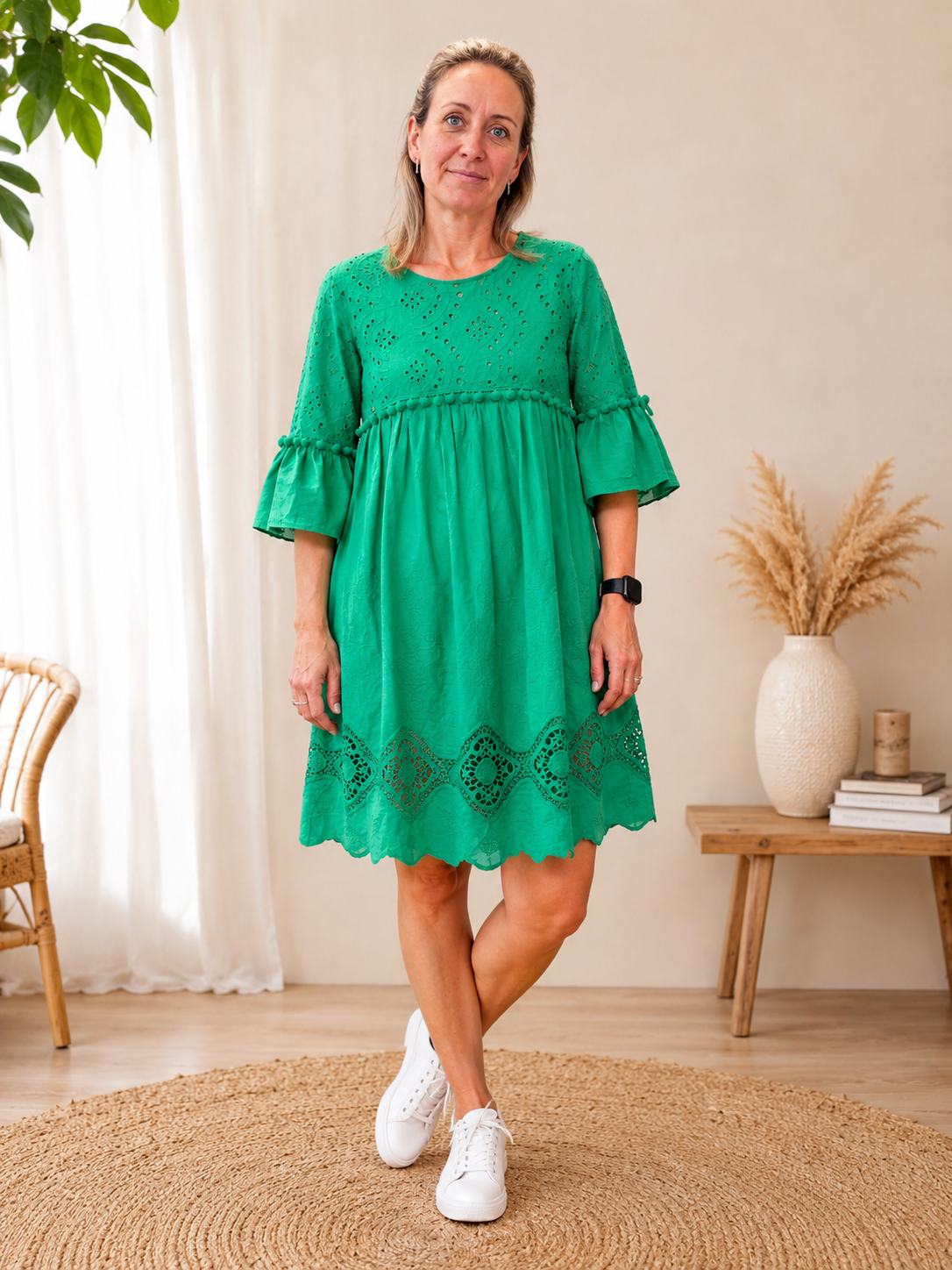 Kleid mit bestickten Details