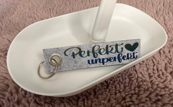 Schlüsselanhänger Filz „Perfekt unperfekt mit Herz