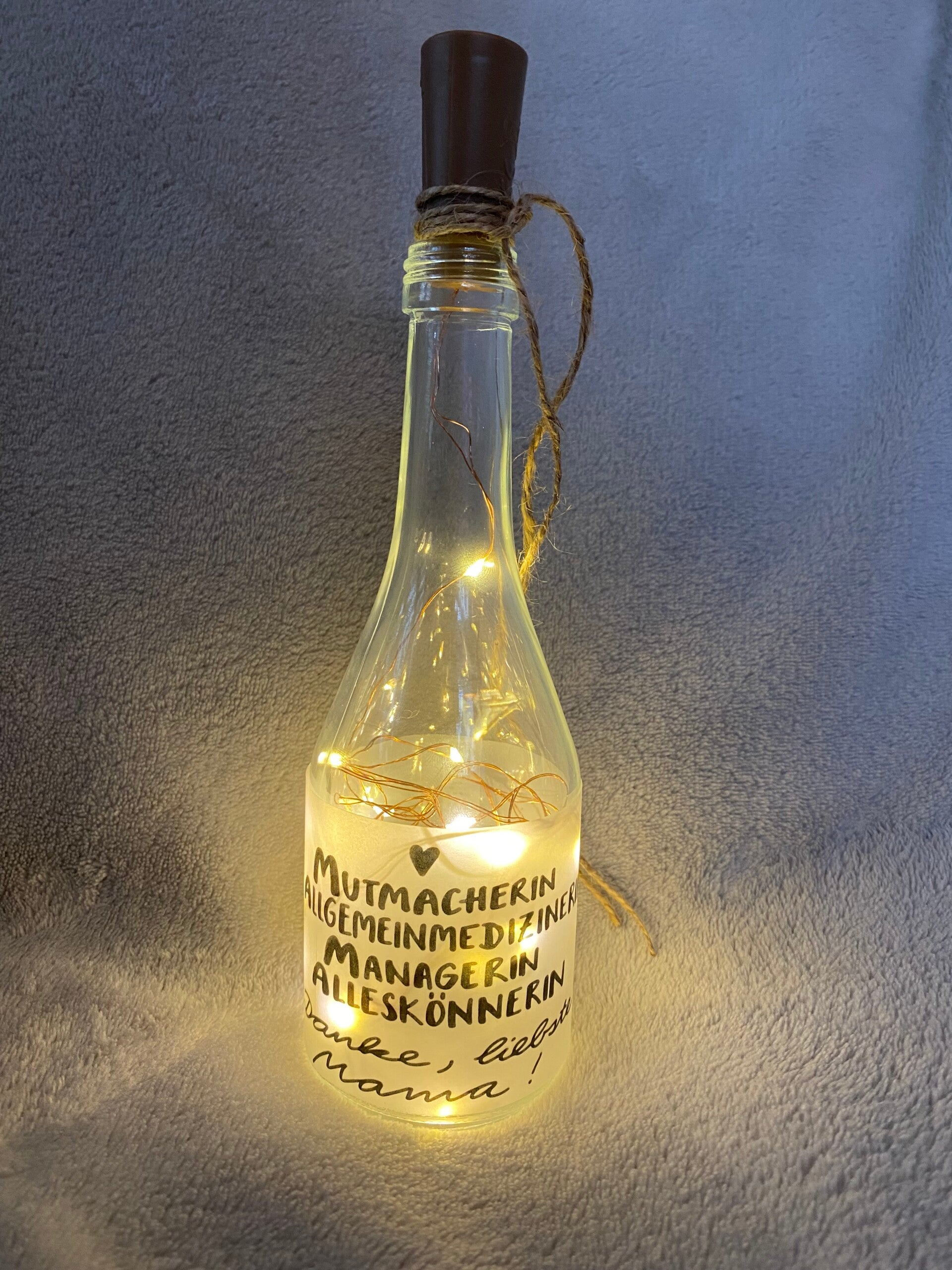 Kleine beleuchtete Flasche