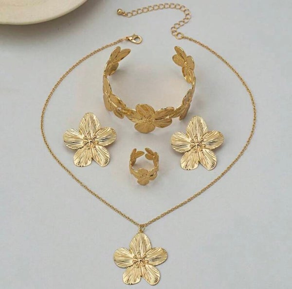 Parure à fleurs - Titaina