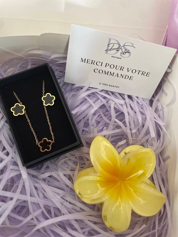 Collier et bracelet de fleurs à 5 pétales noir - Lilia