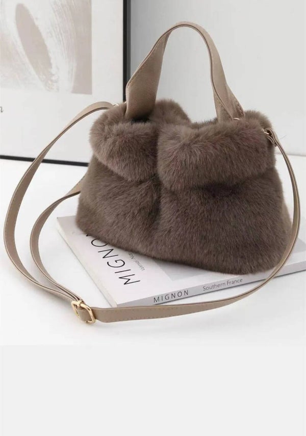 Petit sac fausse fourrure taupe