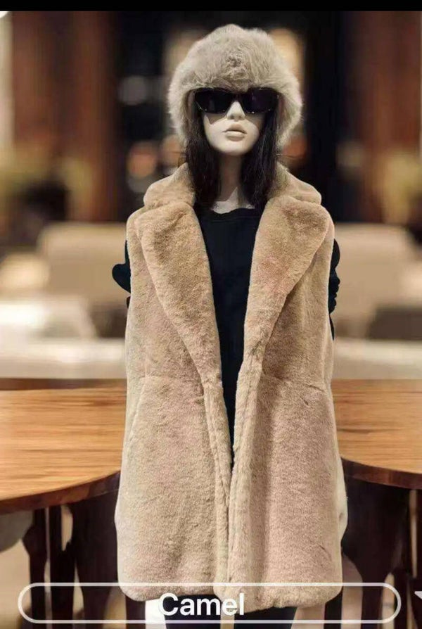 Veste sans manches en fausse fourrure camel