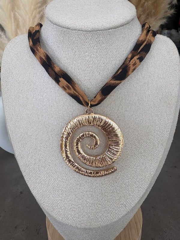 Collier foulard
