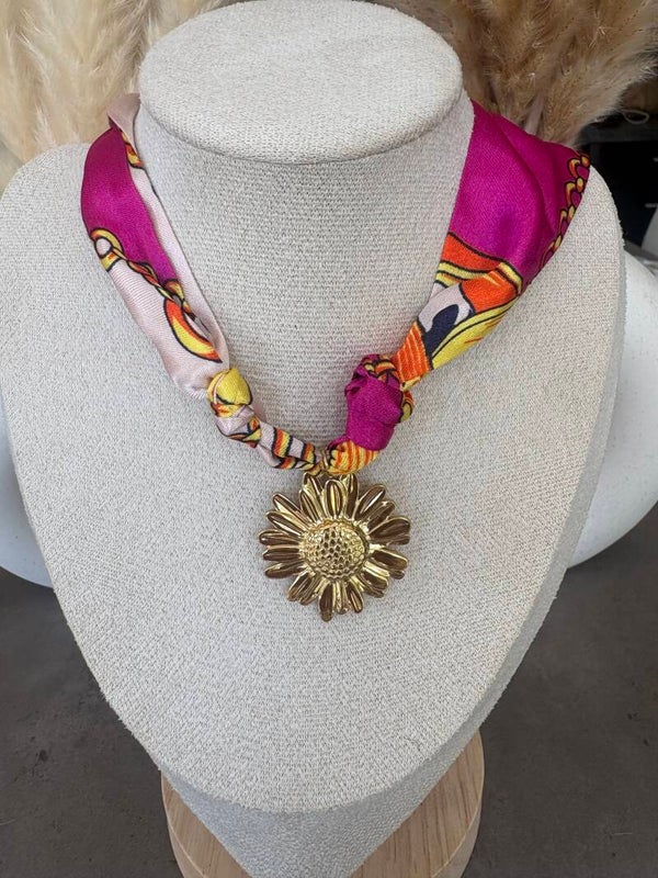 Collier foulard pinky