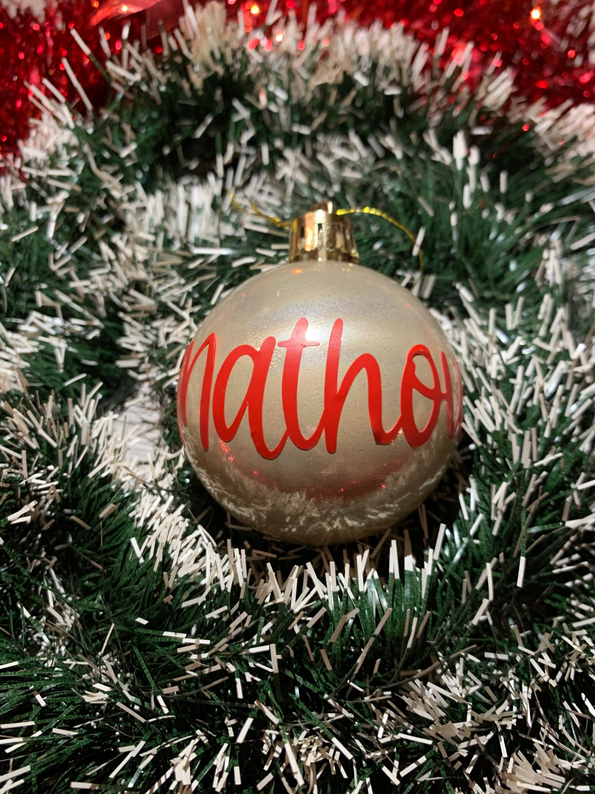 Boule de Noël personnalisée Nude brillant🎄 – Prénom au choix & déco magique