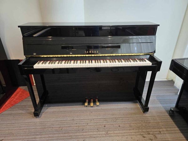 Akoestische piano Yamaha E 110