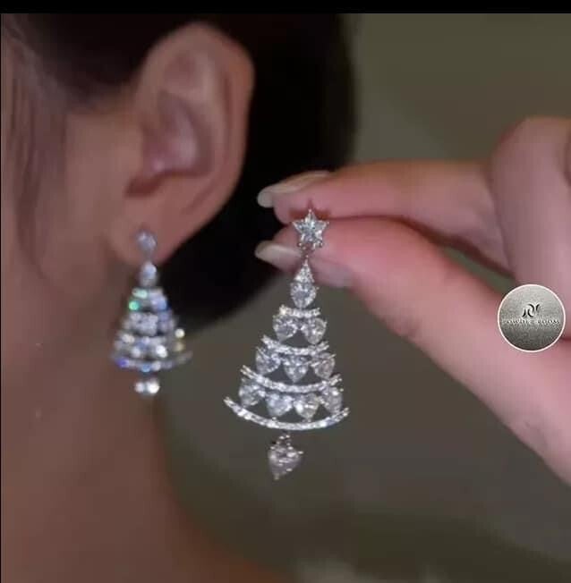 Beautiful Christmas earrings!