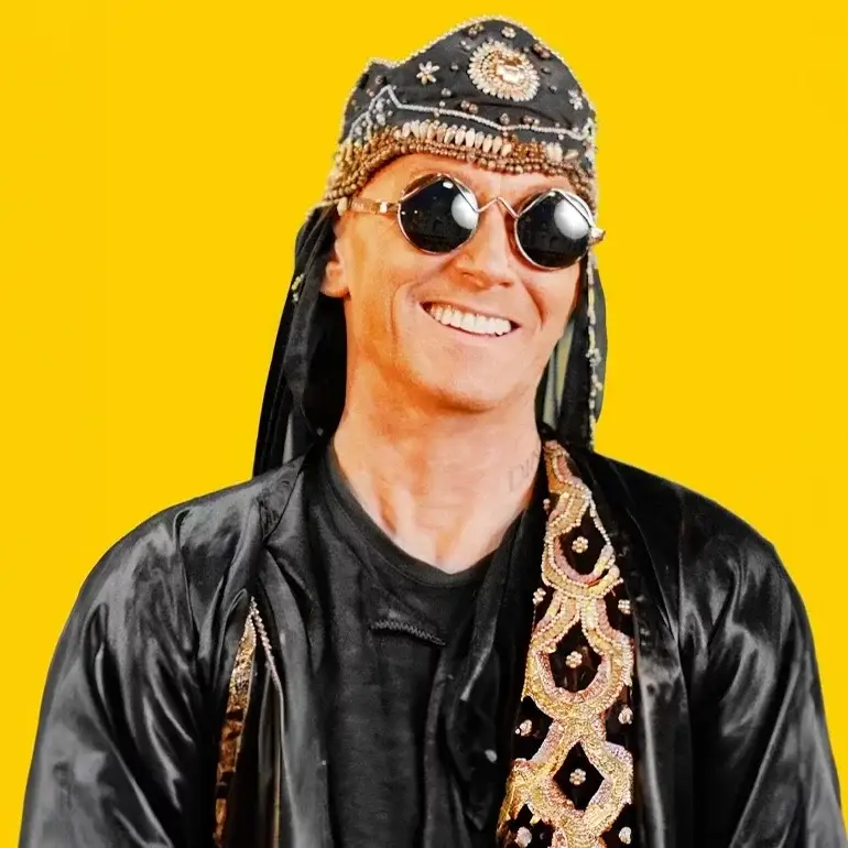 Rosa Management presenterar Dr. Bombay