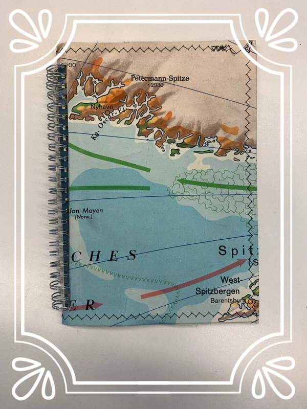 Individuelle Hefter-Umschläge aus Vintage-Landkarten