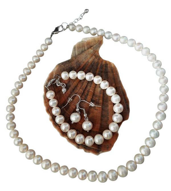 Zestaw biżuterii z białych, naturalnych pereł słodkowodnych o okrągłym kształcie, 8-9mm