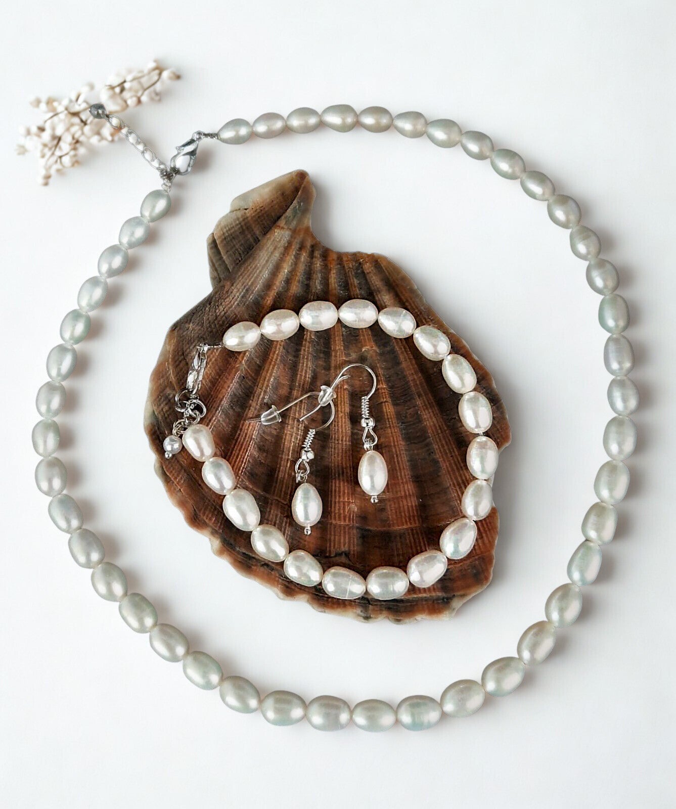 Zestaw biżuterii z białych, naturalnych pereł słodkowodnych o owalnym kształcie, 6-7mm