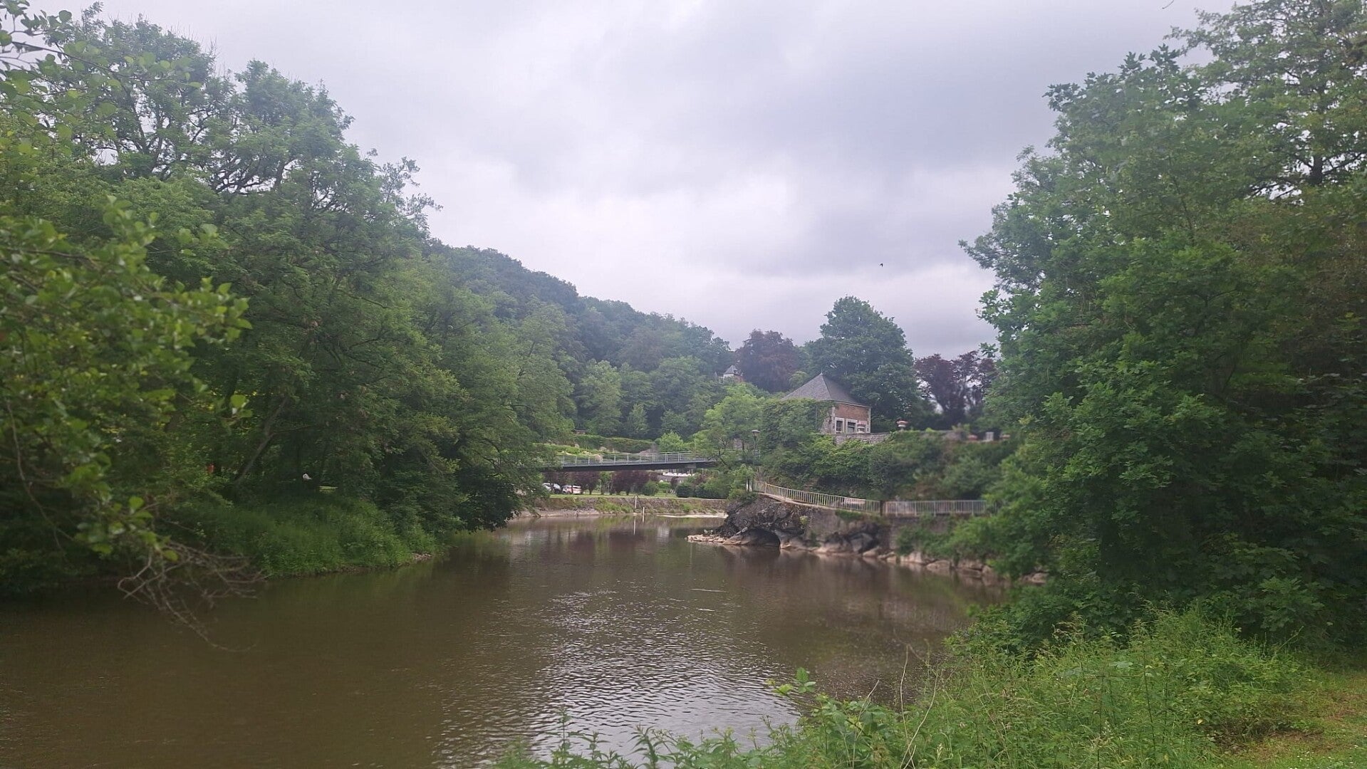 Wandelen langs Capucienenbrug in Schelle