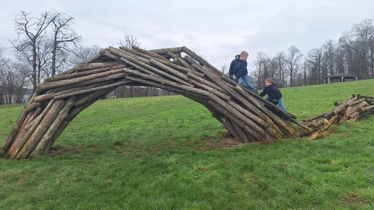 Houten boogconstructie in Froidchapelle Henegouwen