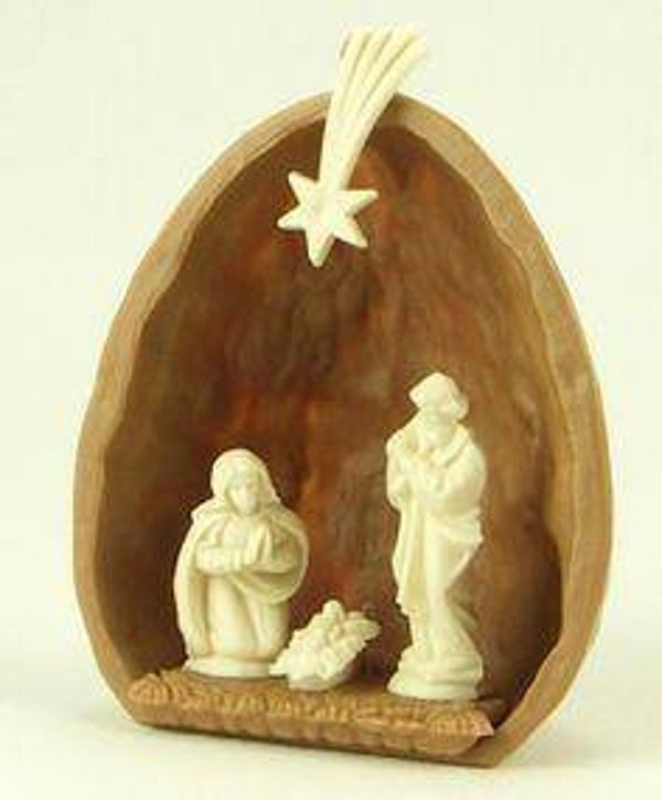 512911424301 - Kerstbeeldje - Kleine walnoot met Heilige familie