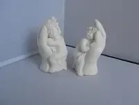 1211950 - Beeld - Kindje in hand