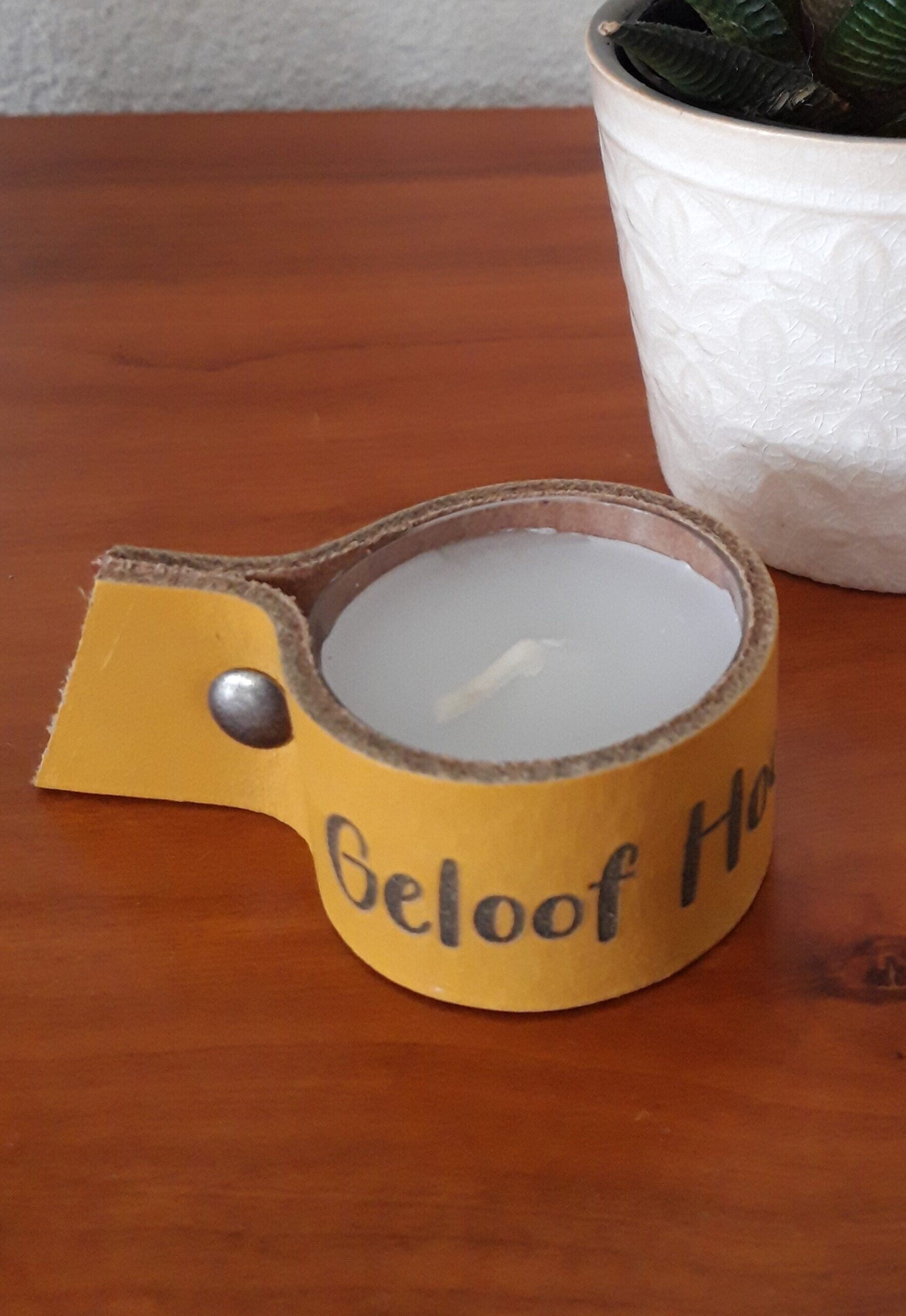 7002203 - Leren waxinelichtjeshouder Oker - Geloof Hoop Liefde