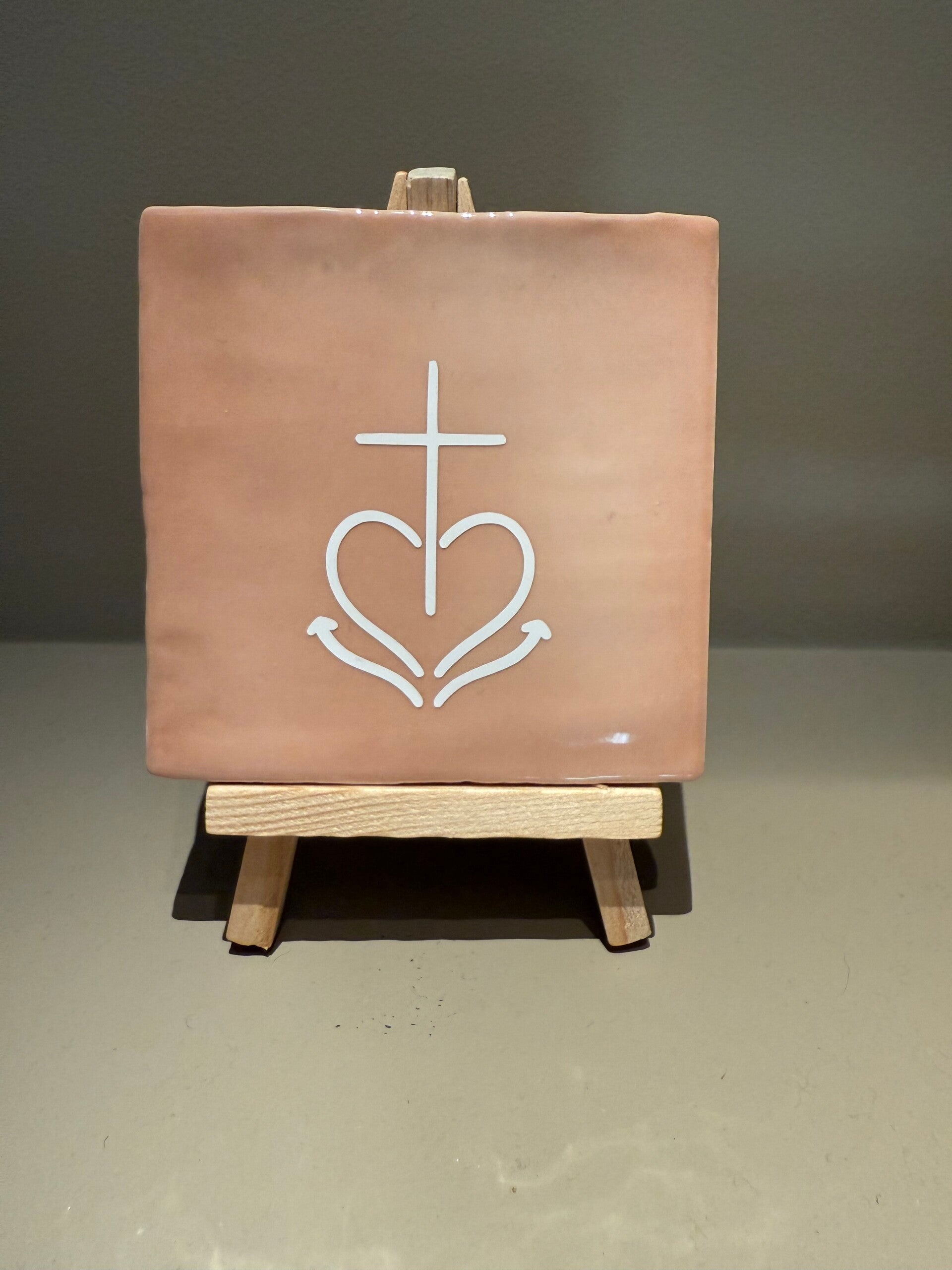 Tegel met afbeelding Geloof Hoop en Liefde - zalmroze