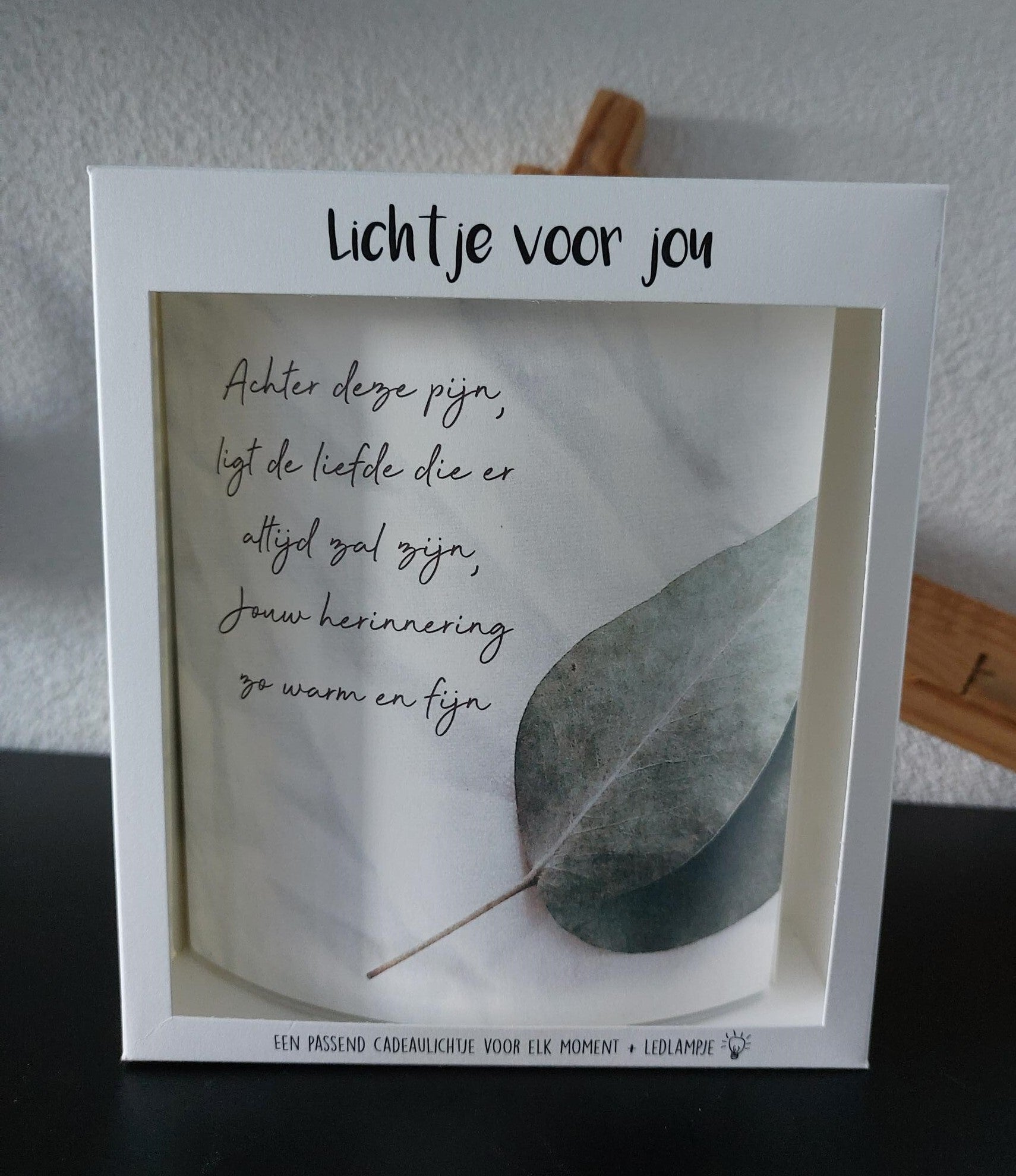 2019385 - Lichtje voor jou - Achter deze pijn, ligt de liefde