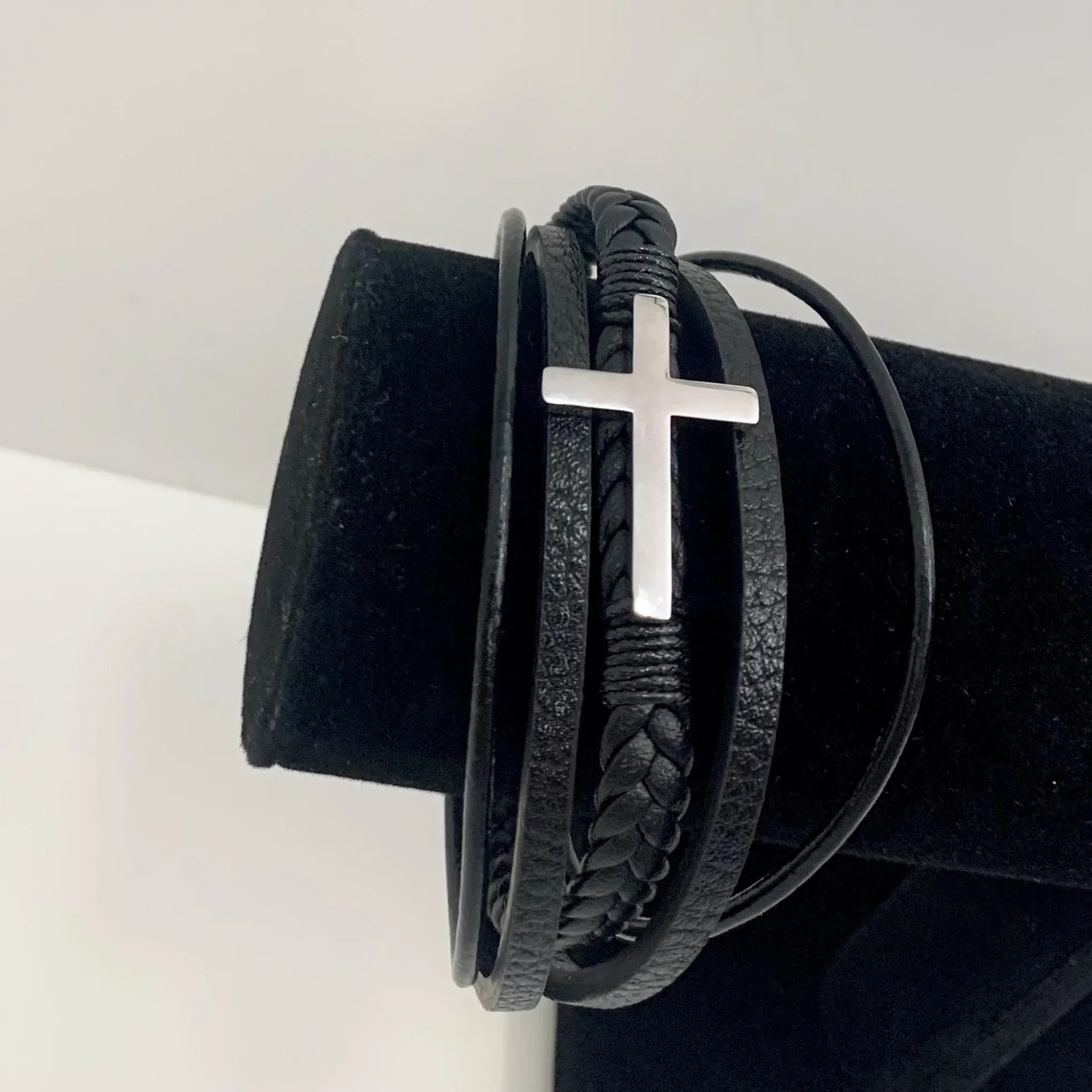 MA47901 - Armband leer - Kruis