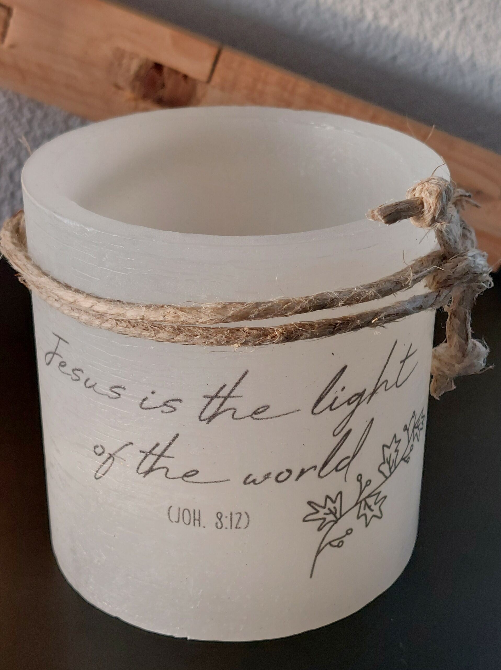 15571 - Windlicht S - Jesus is the light