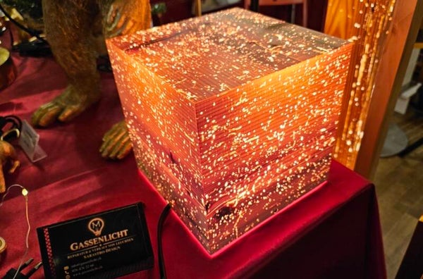 Tischlampe aus Altholz