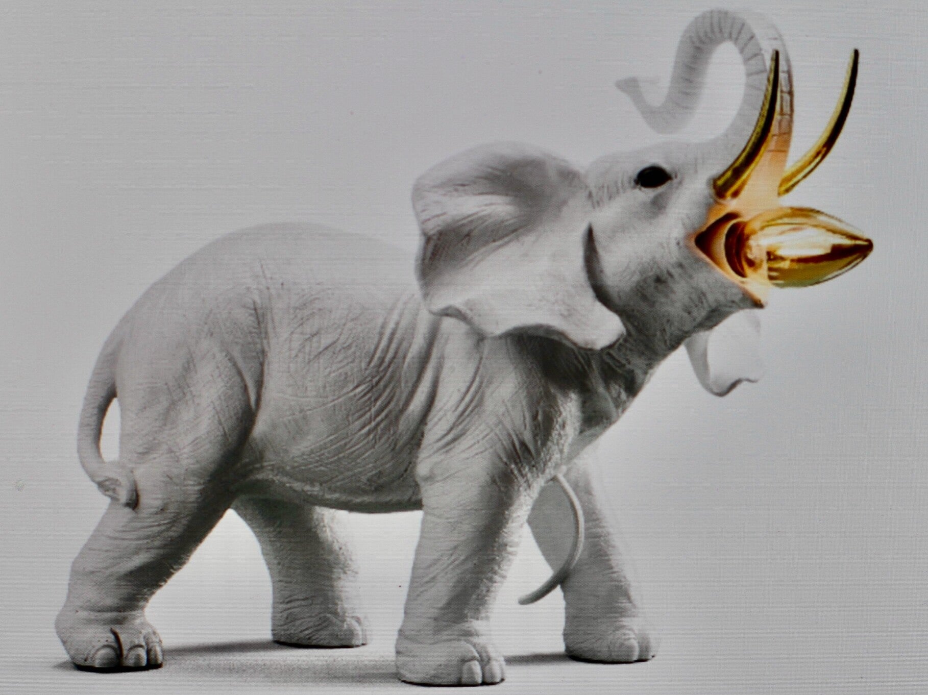 Elefant -weiss- Tischlampe