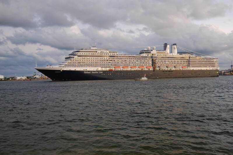 Eurodam Holland America Line | www.atlantisreisen.com