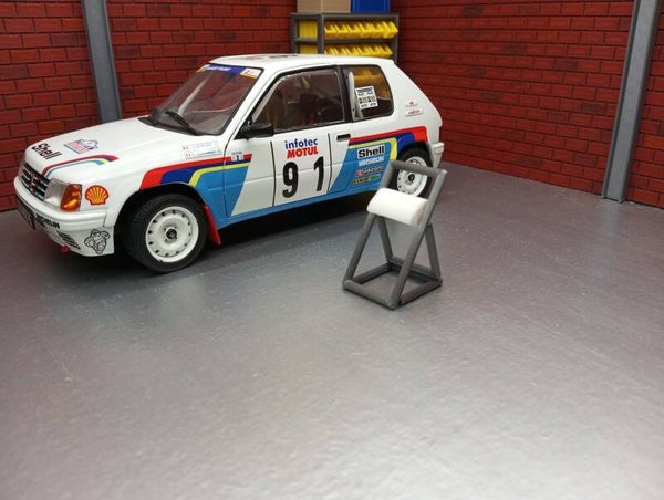 Derouleur essuie tout pour diorama 1/18.