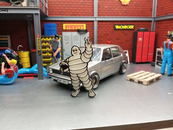 Bonhomme michelin pour diorama 1/18.