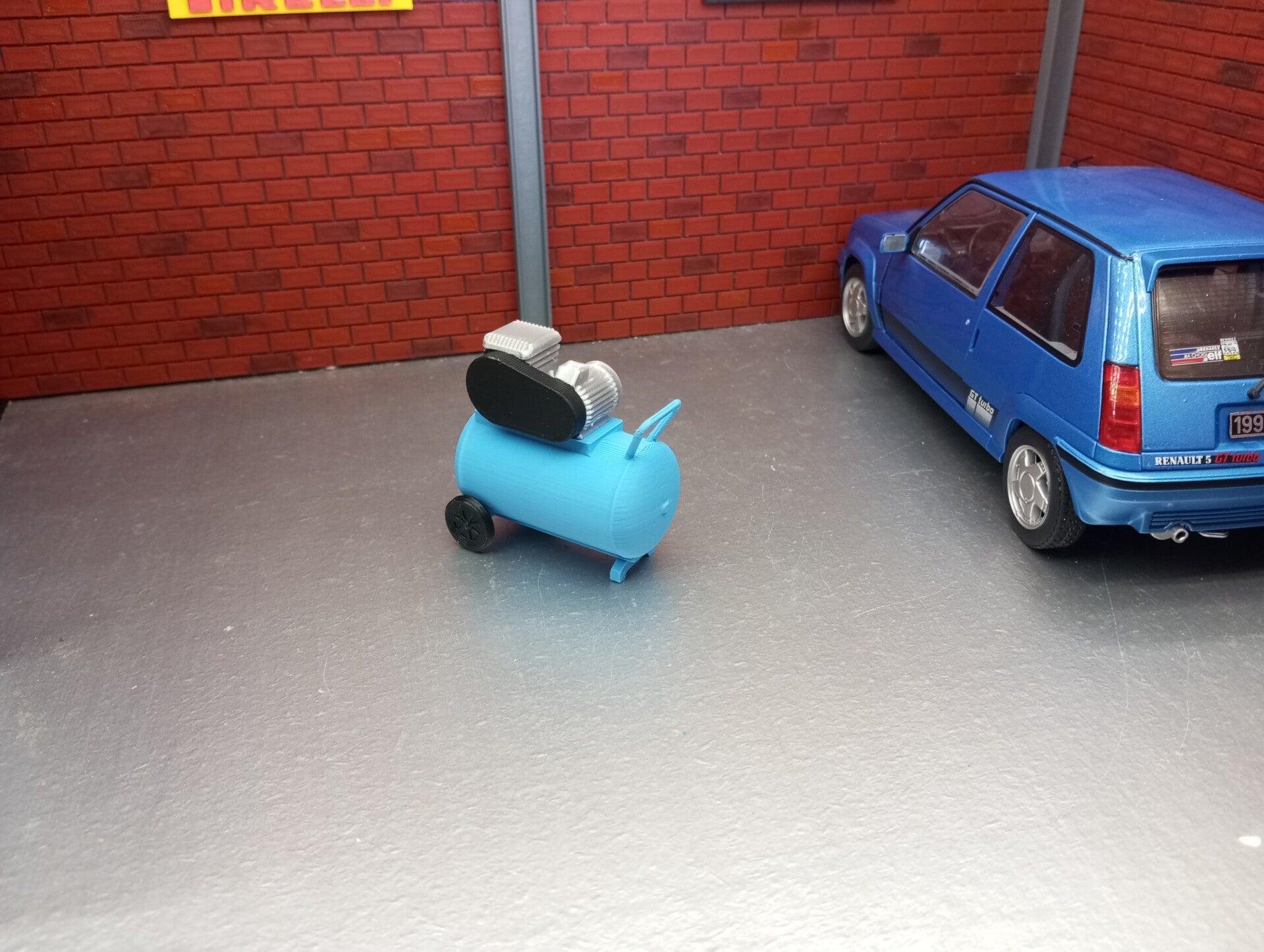 Compresseur pour diorama 1/18 .