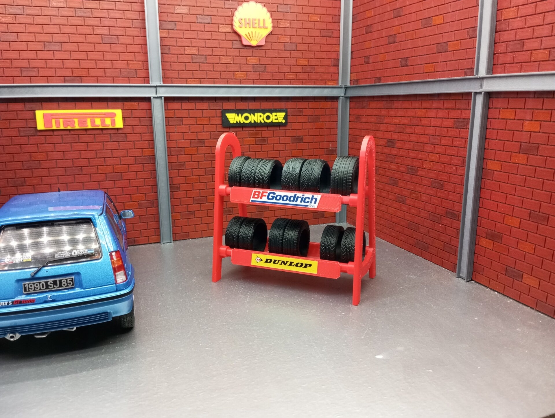 Rack a pneus pour diorama 1/18 .
