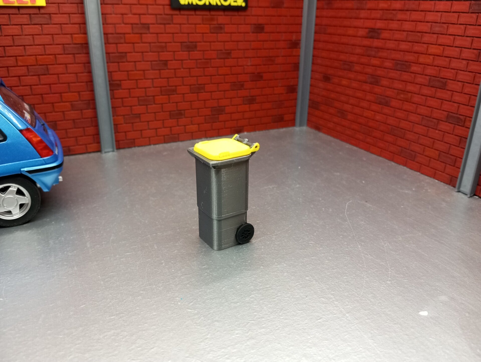 Poubelle pour diorama 1/18.